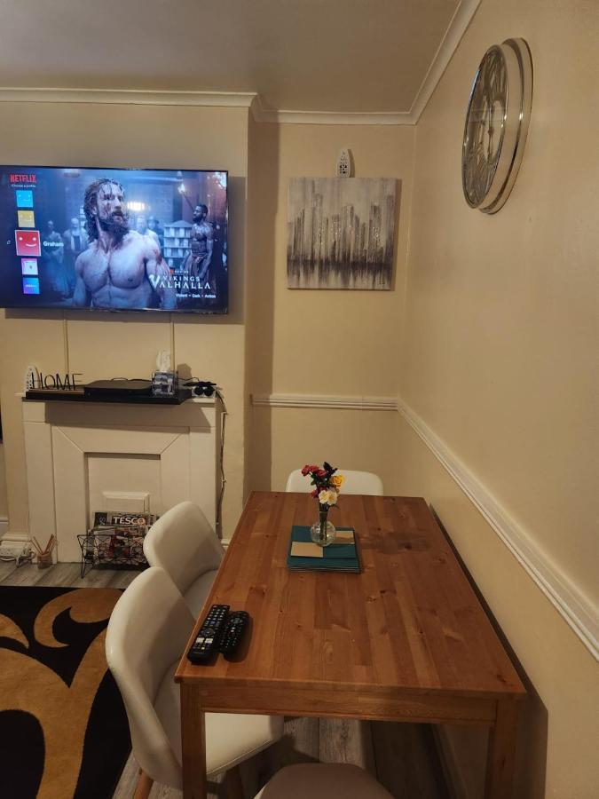2-bedroom Flat In Cutty-sark, Greenwich ! Londra